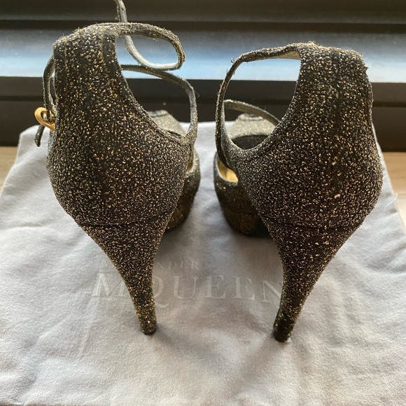 Alexander McQueen black and gold metallic heels size 40 - Picture 7 of 10